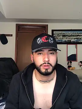 Noa Bonucci online show from 02-20-25, 06:57