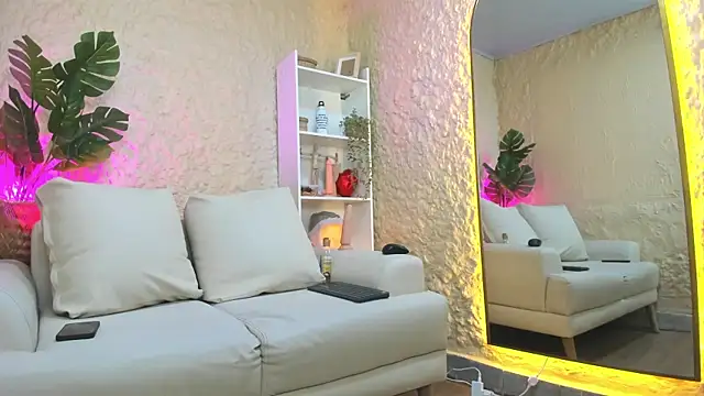 Snapshot of Maofenix chatting on 02-18-25, 11:30 Maofenix online show from 02-18-25, 11:30