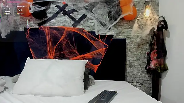 Sophia Brunett online show from 10-29-25, 11:56