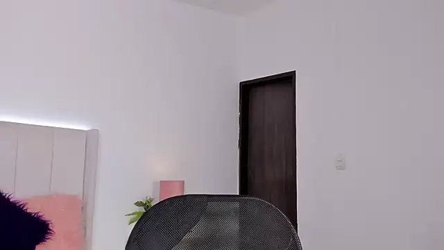 Mirandaa Rogers online show from 12-14-25, 02:44