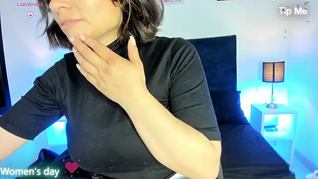  michonne  online show from 03-08-25, 08:14