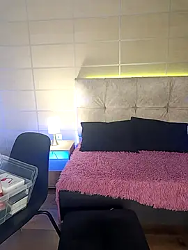  michonne  online show from 11-29-25, 08:56