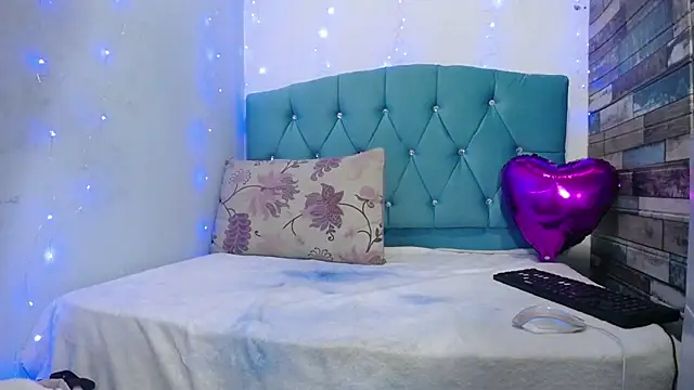 Tiana Ebony18 online show from 03-04-25, 12:01