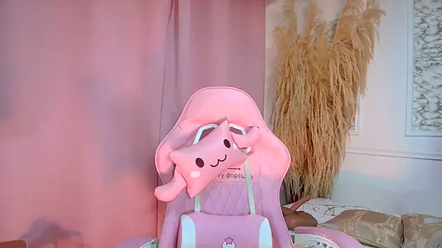 Danella houston online show from 04-05-26, 08:06