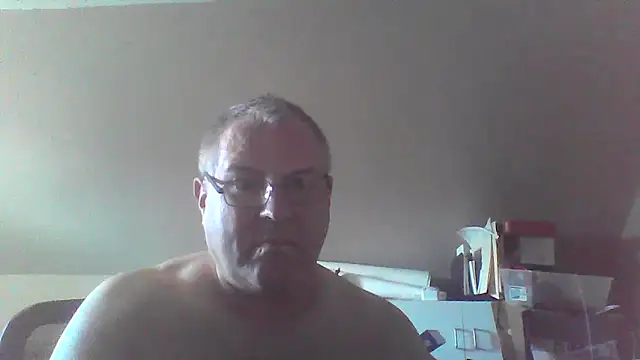 Snapshot of mkestr69 chatting on 10-10-25, 05:12 mkestr69 online show from 10-10-25, 05:12