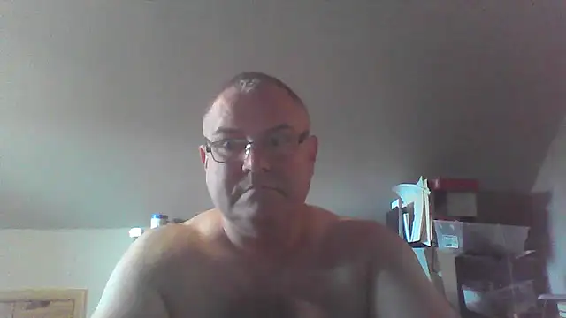 Snapshot of mkestr69 chatting on 11-01-25, 08:00 mkestr69 online show from 11-01-25, 08:00