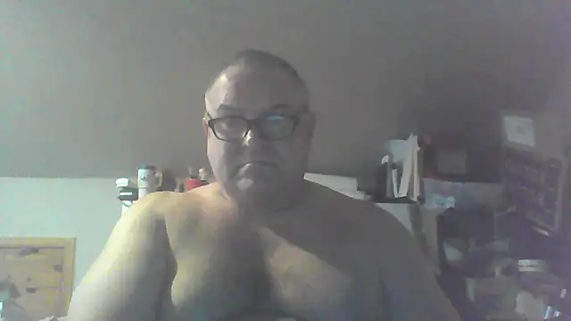 Snapshot of mkestr69 chatting on 01-09-26, 10:11 mkestr69 online show from 01-09-26, 10:11