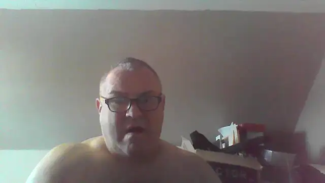 Snapshot of mkestr69 chatting on 02-05-26, 05:28 mkestr69 online show from 02-05-26, 05:28