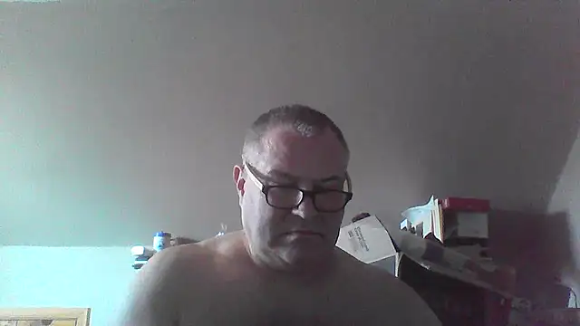 Snapshot of mkestr69 chatting on 04-03-26, 08:07 mkestr69 online show from 04-03-26, 08:07