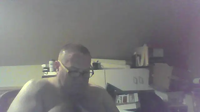 Snapshot of mkestr69 chatting on 04-13-26, 03:34 mkestr69 online show from 04-13-26, 03:34