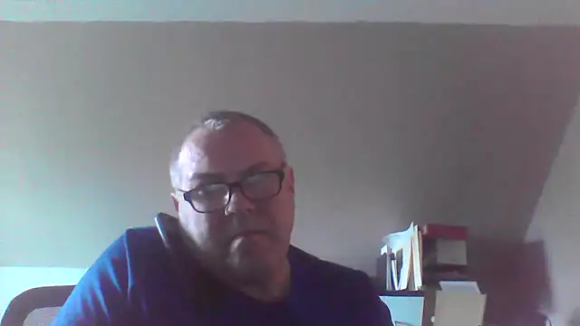 Snapshot of mkestr69 chatting on 04-23-26, 05:26 mkestr69 online show from 04-23-26, 05:26