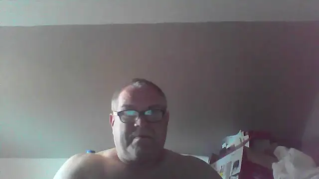 Snapshot of mkestr69 chatting on 06-24-26, 04:28 mkestr69 online show from 06-24-26, 04:28