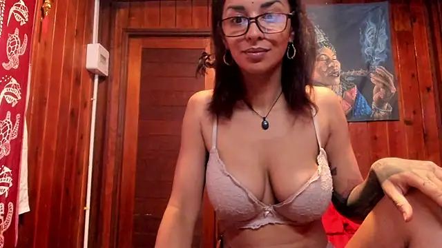Snapshot of katia_voodoo13 chatting on 09-13-25, 02:44 katia voodoo13 online show from 09-13-25, 02:44