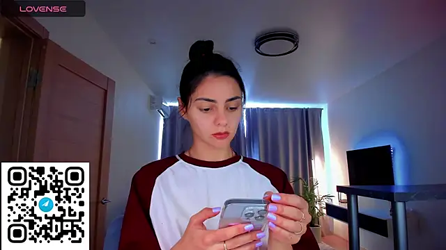 EmiliaZen online show from 09-17-25, 01:02