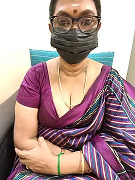 Snapshot of niiveditha chatting on 02-22-25, 04:30 niiveditha online show from 02-22-25, 04:30