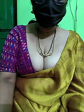 Snapshot of niiveditha chatting on 03-07-25, 04:35 niiveditha online show from 03-07-25, 04:35