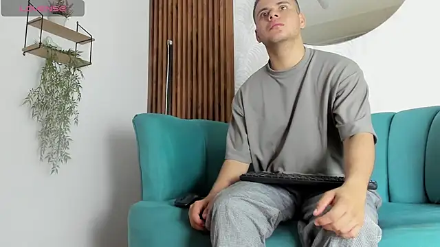 Sebastian Phoenix online show from 02-17-25, 11:44