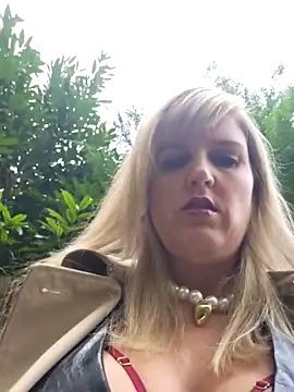 Sexybiene969 online show from 10-22-25, 02:06