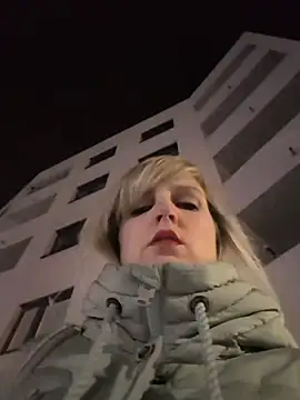 Sexybiene969 online show from 12-17-25, 05:08