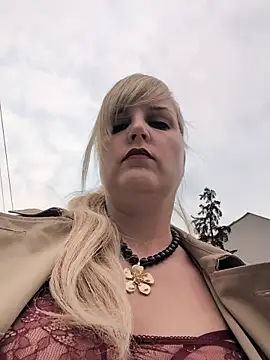 Sexybiene969 online show from 04-19-26, 03:44