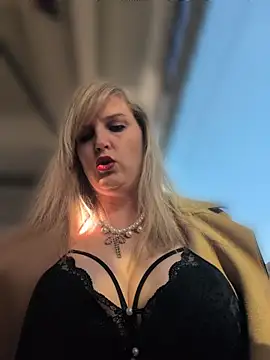 Sexybiene969 online show from 04-29-26, 04:11