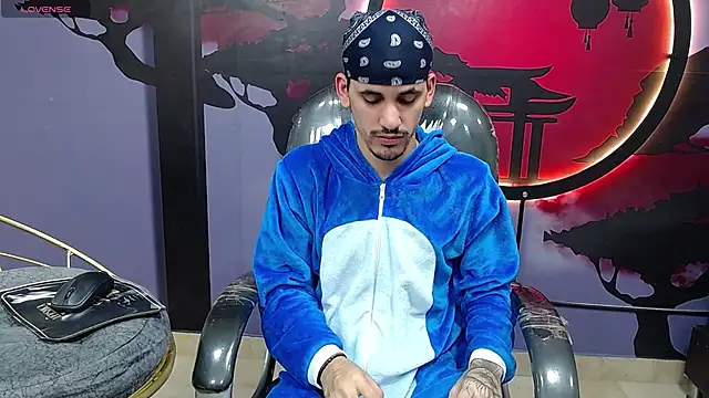 Snapshot of Dirty_Kingg chatting on 10-28-25, 08:44 Dirty Kingg online show from 10-28-25, 08:44