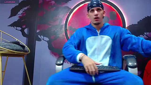 Snapshot of Dirty_Kingg chatting on 11-02-25, 08:11 Dirty Kingg online show from 11-02-25, 08:11