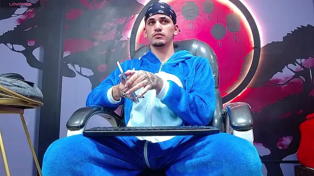 Snapshot of Dirty_Kingg chatting on 11-04-25, 08:19 Dirty Kingg online show from 11-04-25, 08:19