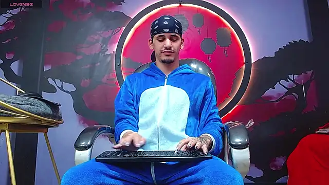 Snapshot of Dirty_Kingg chatting on 11-07-25, 08:31 Dirty Kingg online show from 11-07-25, 08:31