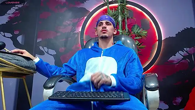 Snapshot of Dirty_Kingg chatting on 11-11-25, 04:23 Dirty Kingg online show from 11-11-25, 04:23