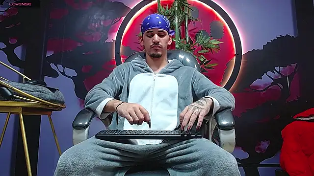 Snapshot of Dirty_Kingg chatting on 11-11-25, 08:53 Dirty Kingg online show from 11-11-25, 08:53