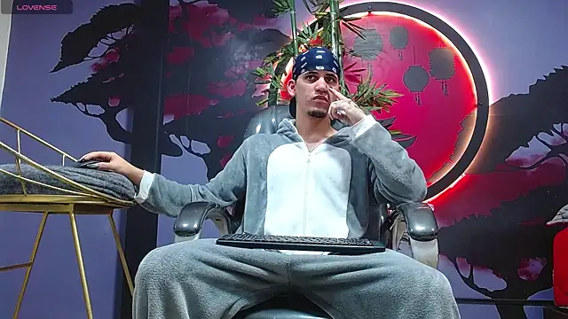 Snapshot of Dirty_Kingg chatting on 11-13-25, 08:41 Dirty Kingg online show from 11-13-25, 08:41