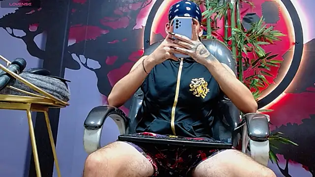 Snapshot of Dirty_Kingg chatting on 11-14-25, 08:51 Dirty Kingg online show from 11-14-25, 08:51