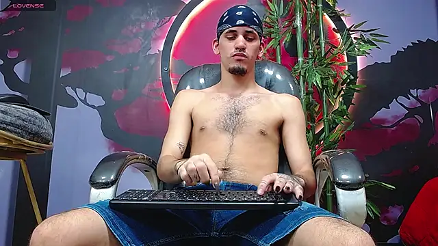 Snapshot of Dirty_Kingg chatting on 11-23-25, 08:30 Dirty Kingg online show from 11-23-25, 08:30