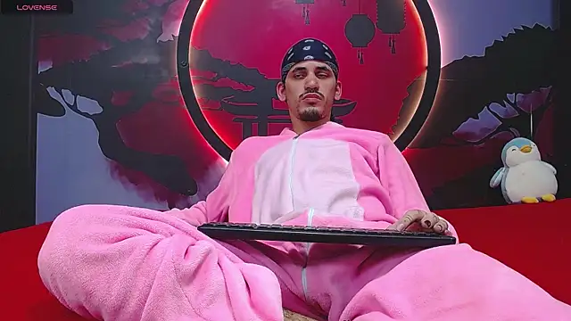 Snapshot of Dirty_Kingg chatting on 12-03-25, 08:40 Dirty Kingg online show from 12-03-25, 08:40