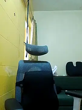 Snapshot of crazyfreaking chatting on 03-18-26, 05:43 crazyfreaking online show from 03-18-26, 05:43