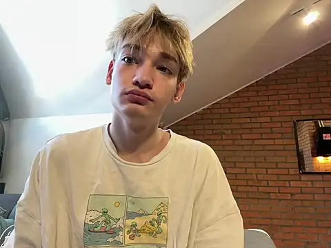 Julian wins online show from 02-24-25, 07:44