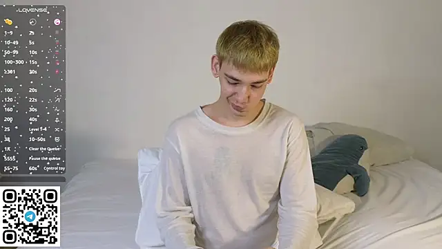 Julian wins online show from 02-11-26, 06:02