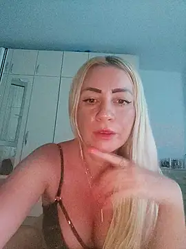 Snapshot of visnjica chatting on 06-23-26, 09:35 visnjica online show from 06-23-26, 09:35