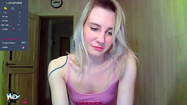 Snapshot of Caramel_piegirl chatting on 10-24-25, 08:27 Caramel piegirl online show from 10-24-25, 08:27