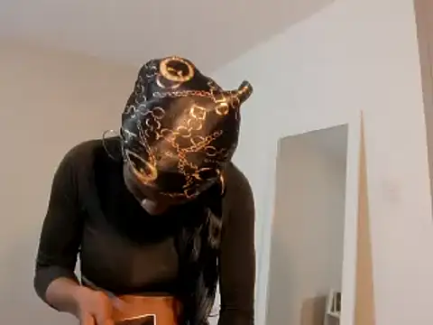 enyelsalas2 online show from 03-21-25, 01:24