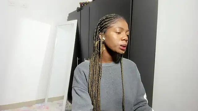 enyelsalas2 online show from 03-05-26, 09:00