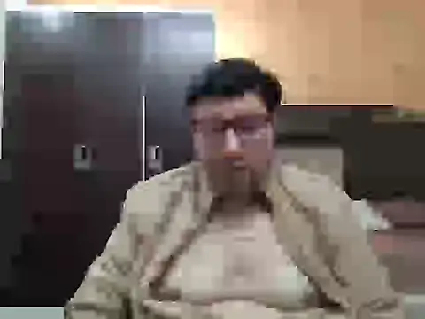 Snapshot of innocentboy1987 chatting on 02-18-25, 07:10 innocentboy1987 online show from 02-18-25, 07:10