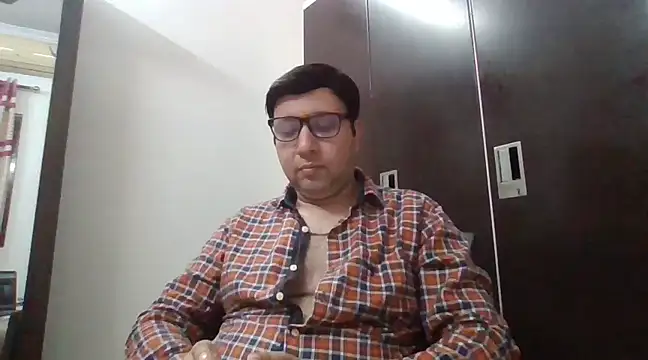 Snapshot of innocentboy1987 chatting on 03-17-25, 04:40 innocentboy1987 online show from 03-17-25, 04:40