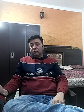 Snapshot of innocentboy1987 chatting on 11-29-25, 05:32 innocentboy1987 online show from 11-29-25, 05:32