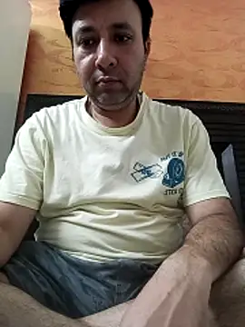 innocentboy1987 online show from 05-17-26, 04:36