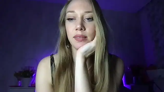 Snapshot of Engel_13 chatting on 03-11-25, 06:30 Engel 13 online show from 03-11-25, 06:30