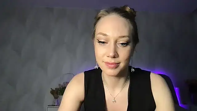 Snapshot of Engel_13 chatting on 03-12-25, 11:53 Engel 13 online show from 03-12-25, 11:53