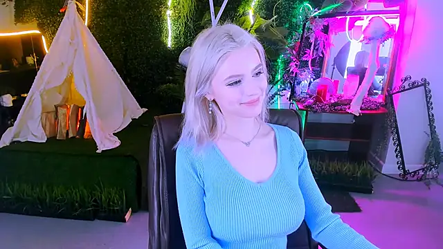 LeonaStane online show from 02-14-25, 03:11