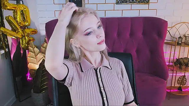 LeonaStane online show from 10-08-25, 04:59